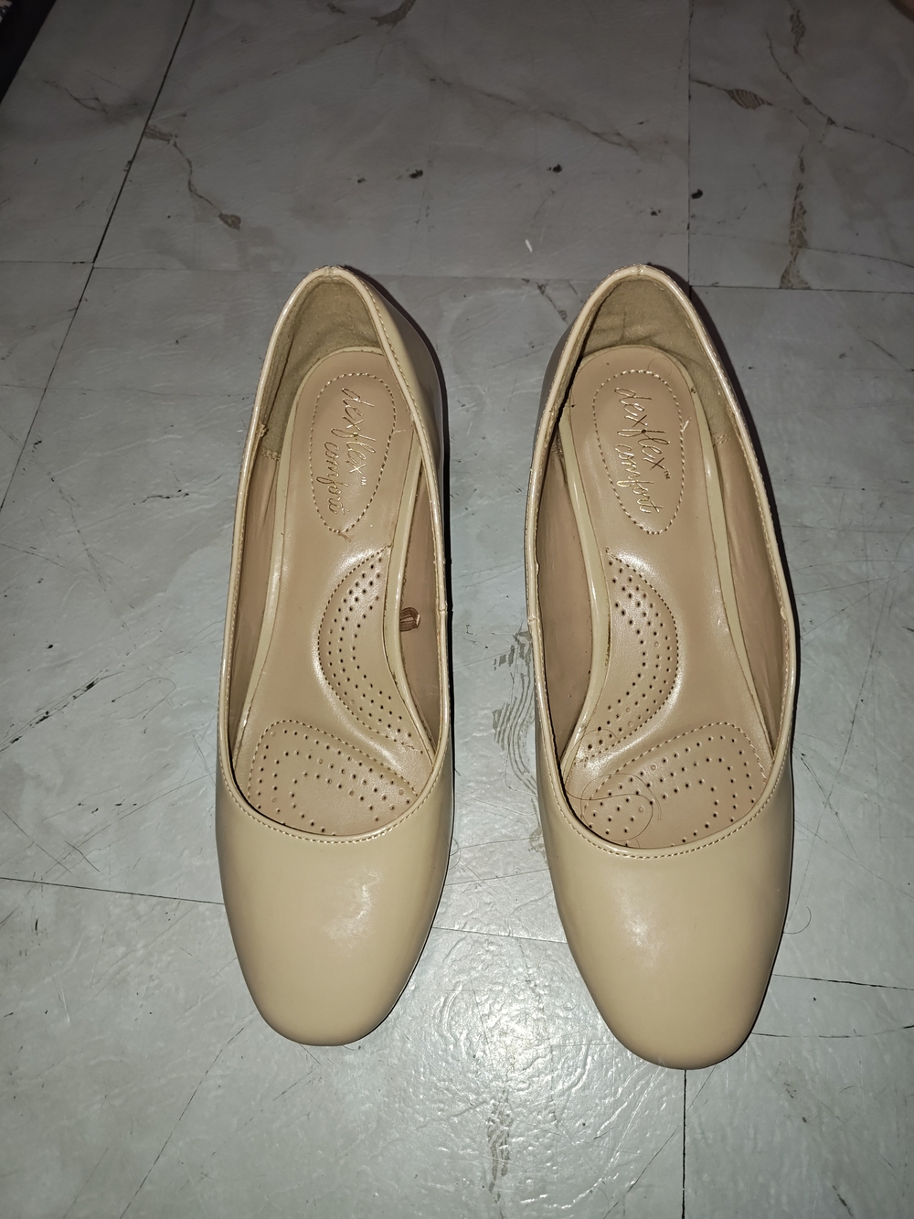 dexflex comfort Beige Women's Ballet Flats